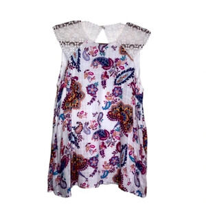 $9 Sale Trixxi Sleeveless Top Floral White Lined Back Cutout  Button Embroidered